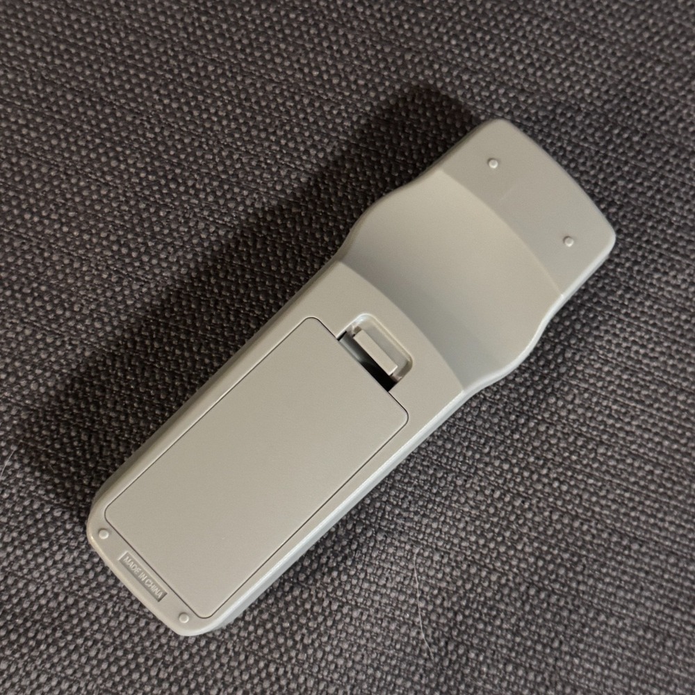 JVC DVD Player OEM Replacement Remote Control RM-SXV069M Pre-Owned - Picture 4 of 4